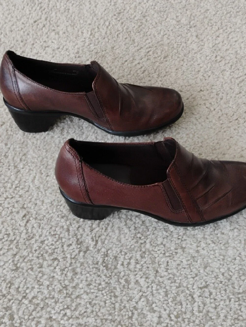 Clarks Partridge Brown Leather Slip On Comfort Loafers Block Heel Pleated LN 8